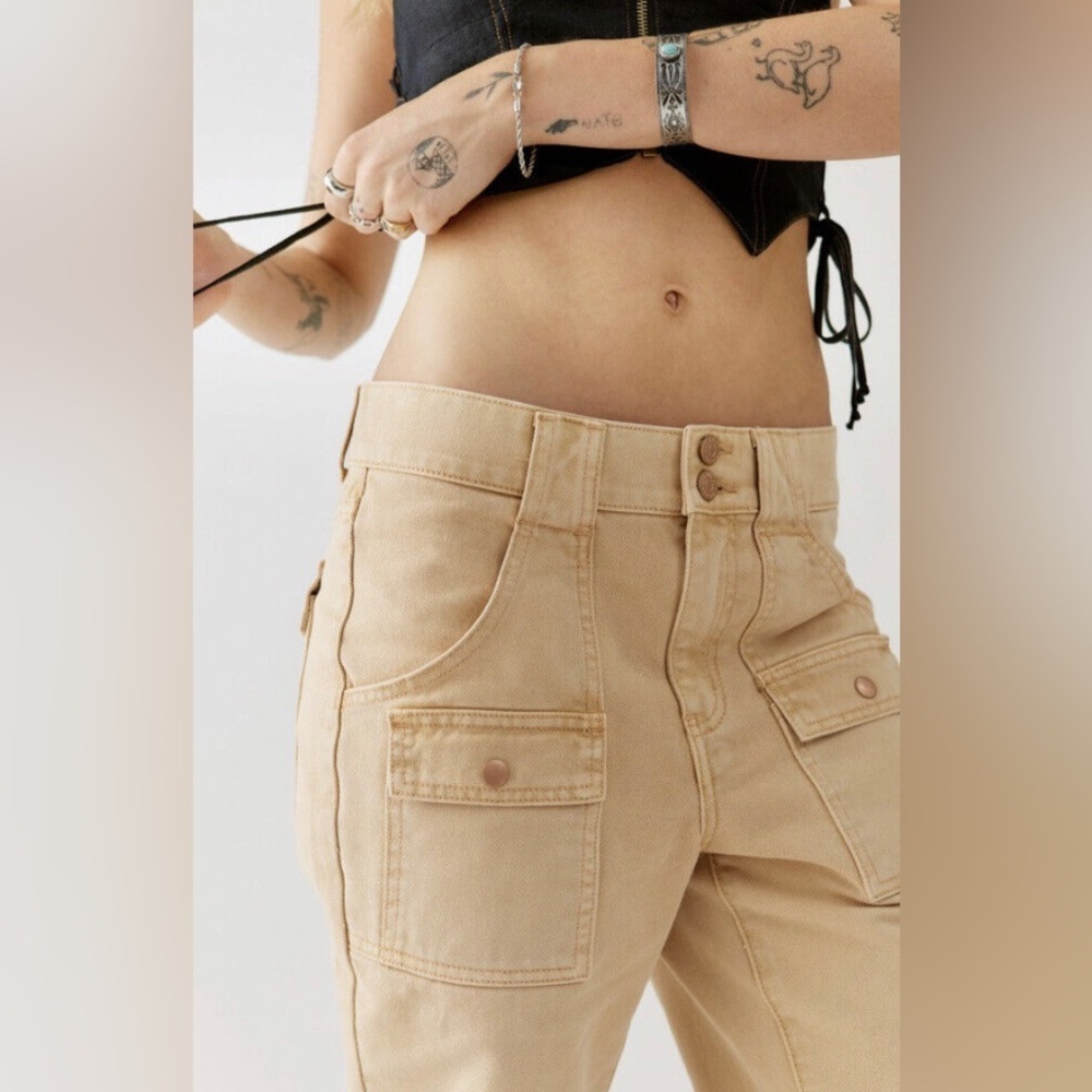 Urban Outfitters BDG Tapered Ivory Jeans Size 31